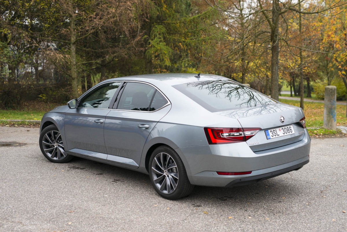 SKODA_Superb_2.0TDi_L&K-011