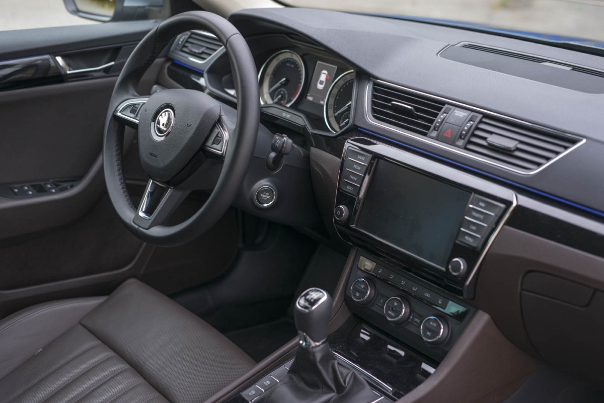 SKODA_Superb_2.0TDi_L&K-049